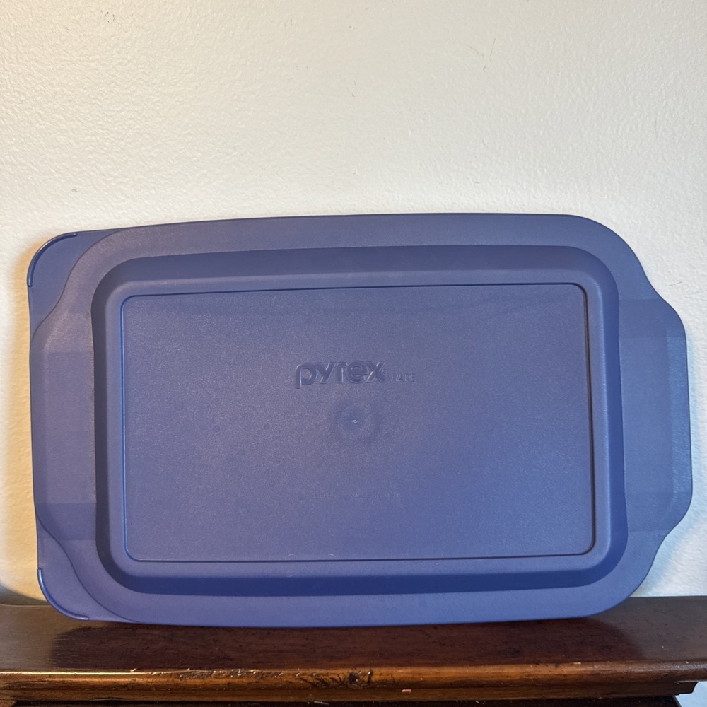 Pyrex Ware 233PC Blue Rectangle Glass Baking Dish Replacement Lid 9" X 13"